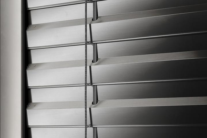 ROMA ZL 81 External Venetian Blind Slats closed